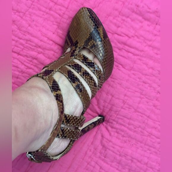 Guizeppe Zanotti genuine leather strappy heels, US7,5 - Picture 10 of 13